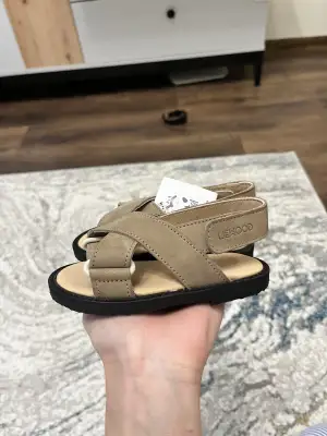 Сандалии liewood новые