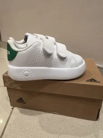 Кроссовки adidas