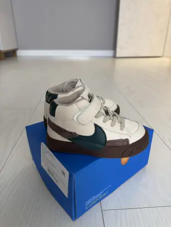 Утепленные кроссовки 22 р-р (14,5 см)