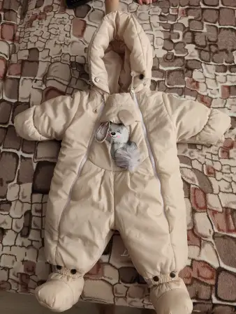 Теплый комбинезон-трансформер с 0 до 6-7 месяцев(рост указан 68 см,но можно и чуть больше)