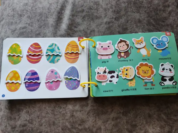 Лэпбук, альбом с играми на липучках для