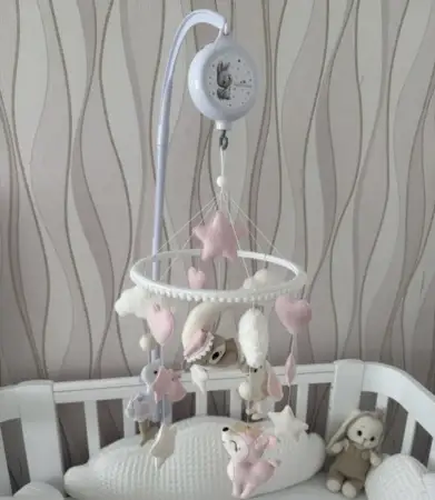 Музыкальный мобиль из фетра