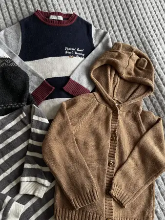 Лот тёплых кофточек на 3-4 года
