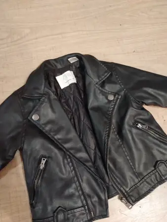 Курточка кожаная