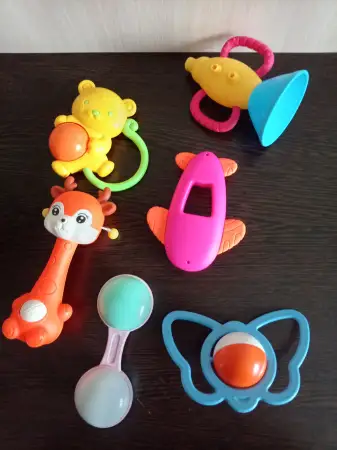 Игрушки для самых маленьких разные