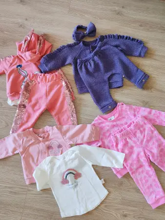 Костюмчики на 6-12 месяцев