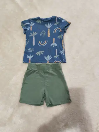 Комплект футболка и шорты 86см