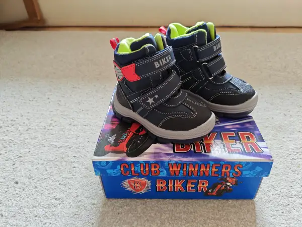 Дутики зимние для мальчика новые