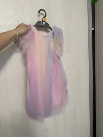 Платье нарядное на 3-3,5 года