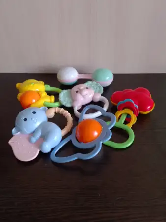 Лот погремушек