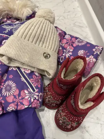 Зимний комплект ( куртка, штаны +шапка и уги )