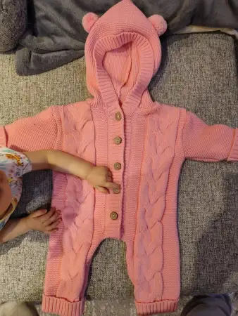 Комбинезон теплый, вязаный, для девочки.