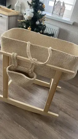 Плетеная люлечка для новорожденного