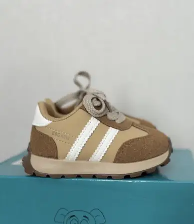 Кроссовки новые