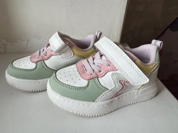 Кроссовки TOMBI