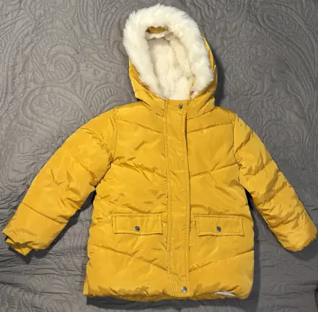 Зимняя куртка для девочки 98р-р