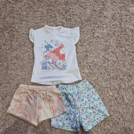 Лот на девочку