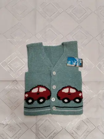 Жилетка новая вязаная для мальчика на 1-2 года