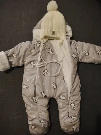 Тёплый комбинезон. Утеплитель синтепон. Можно носить с рождения. Шапка в подарок