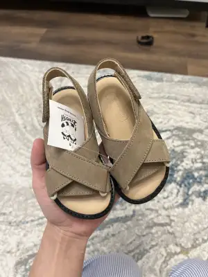 Сандалии liewood новые