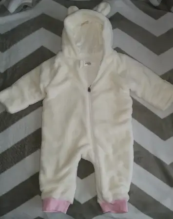 Плюшевый комбинезон для девочки