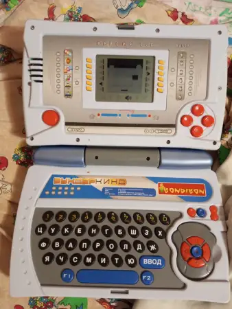 Музыкальный обучающий ноутбук