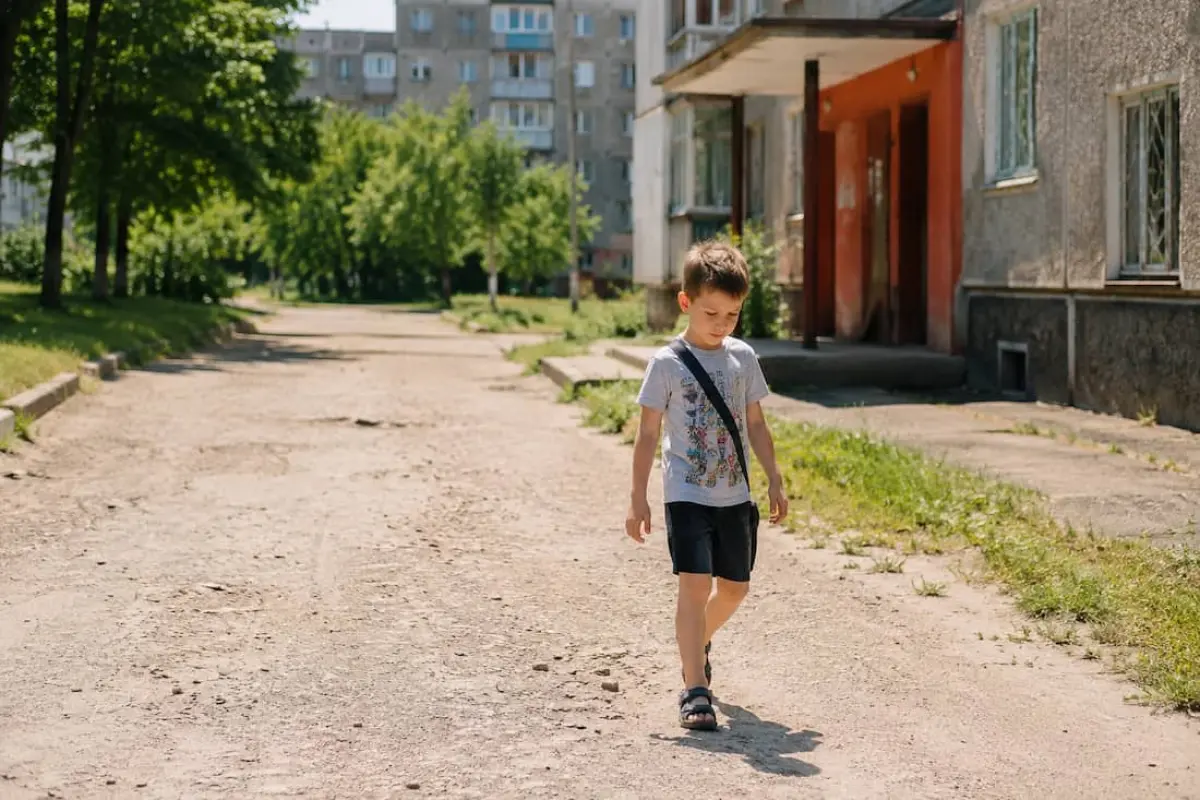 Как защитить ребенка от жары летом: советы педиатров для родителей
